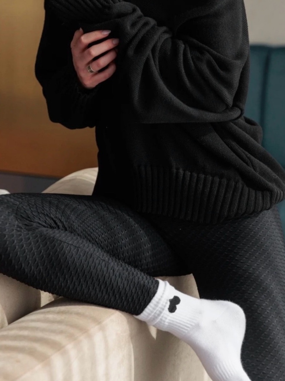 Booty by Brabants Black Textured Leggings and Sweater